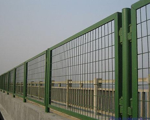 廠區(qū)護欄網(wǎng).jpg